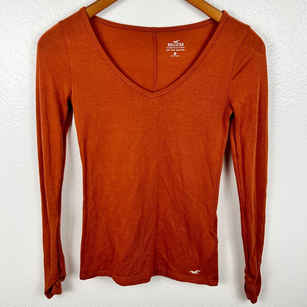Hollister Must-Have Collection Orange Top Small Logo Long Sleeve Y2K Coquette